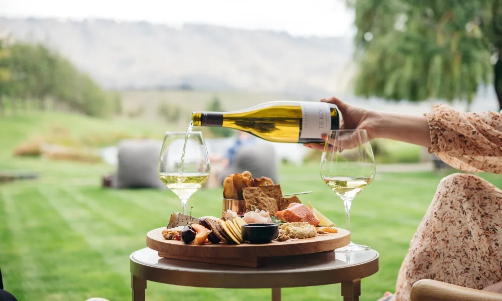 Luxury Wine Tour BLACK NZ Queenstown | Everything New Zealand-3