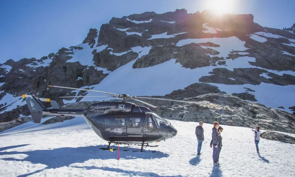 Helicopter Flight & Alpine Snow Landing Queenstown | Everything New Zealand-4