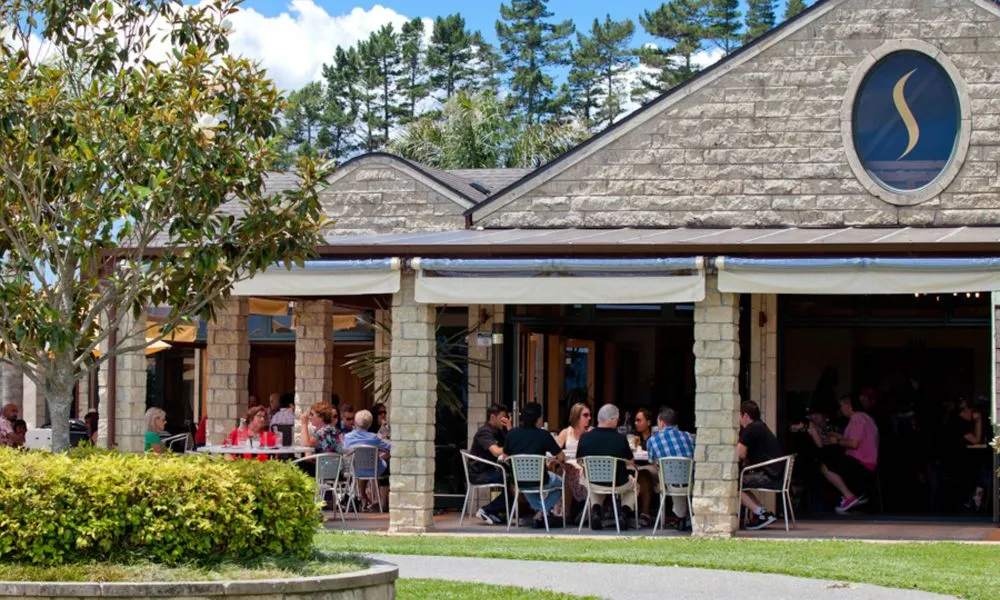 Wine Tours & Lunch - Bush and Beach Tours | Everything New Zealand-4