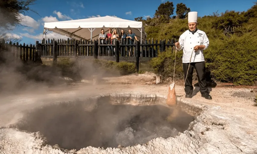 Waitomo & Rotorua Day Tours from Auckland | Everything New Zealand
