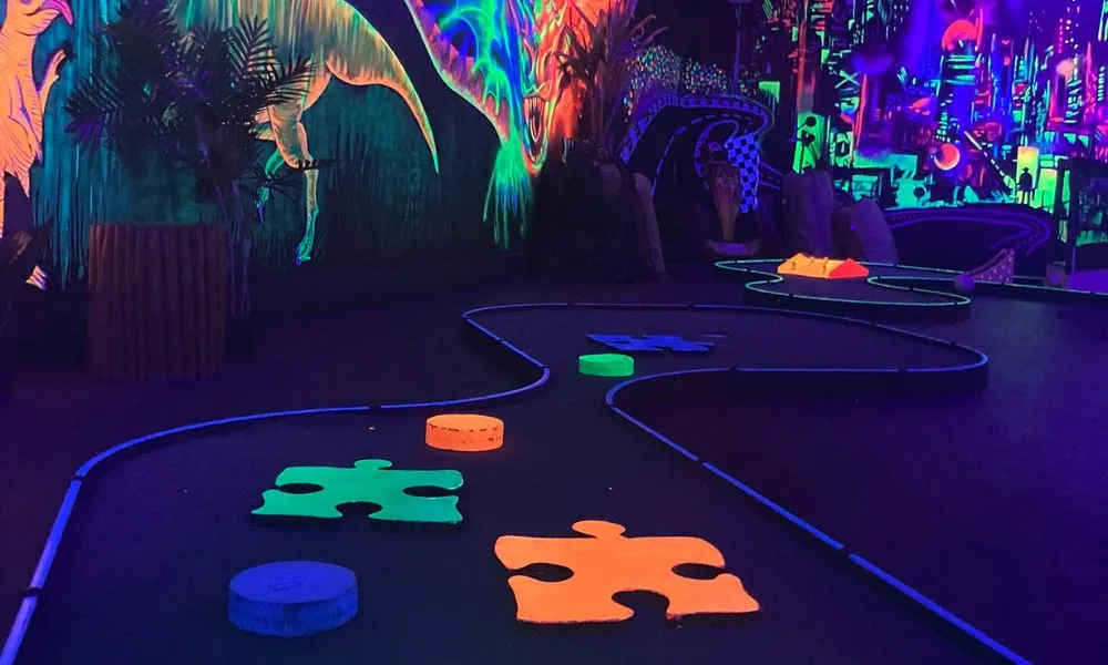 Putt n' Glow Mini Golf Queenstown | Everything New Zealand-6