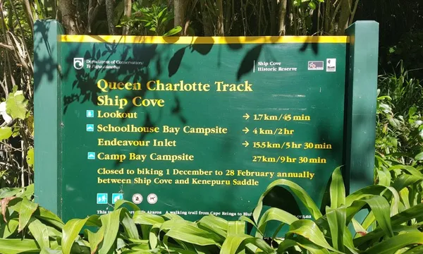 Cruise & Day Walk from Ship Cove to Furneaux Lodge