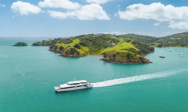 Waiheke Island Ferry, Bus & Scenic Flight Package