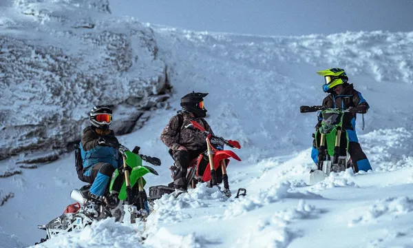 Snowmoto Overnight Expedition from Queenstown