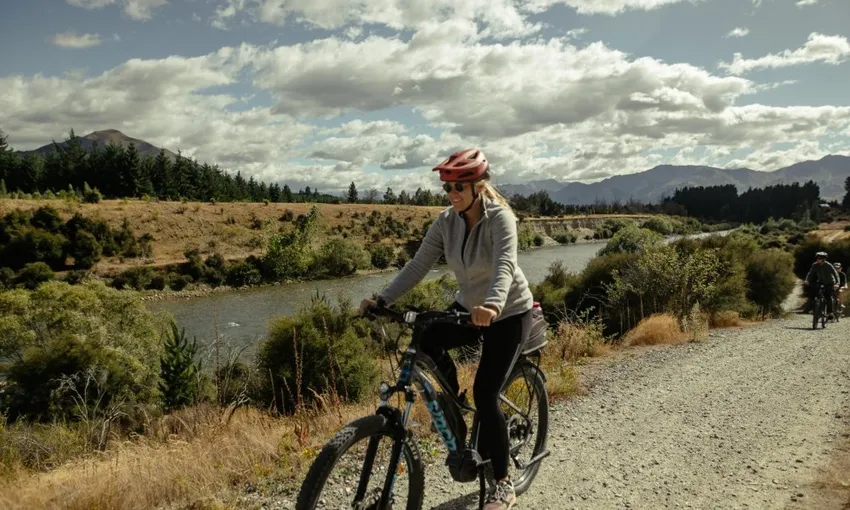 Lake Hawea to Wanaka Bike Hire & Shuttle | Everything New Zealand