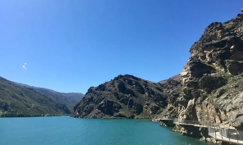 Lake Dunstan Cycle Trail Wanaka | Everything New Zealand-3