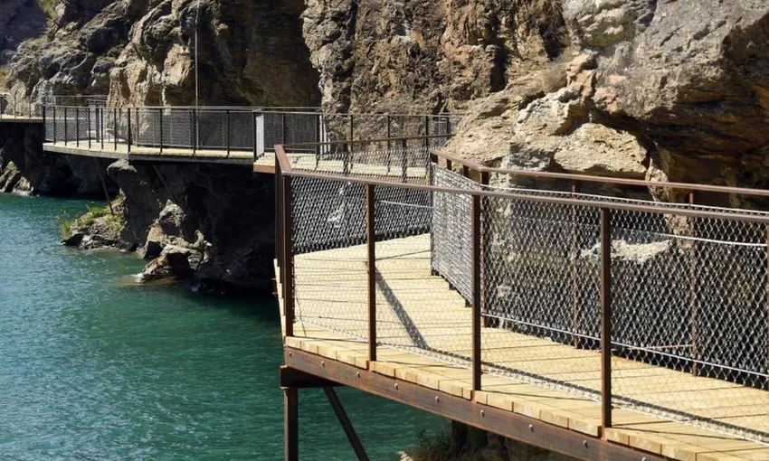 Lake Dunstan Cycle Trail Wanaka | Everything New Zealand