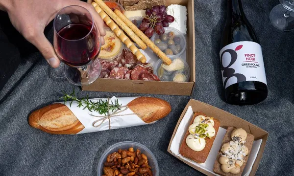 Green Olive Farm Picnic - For 4