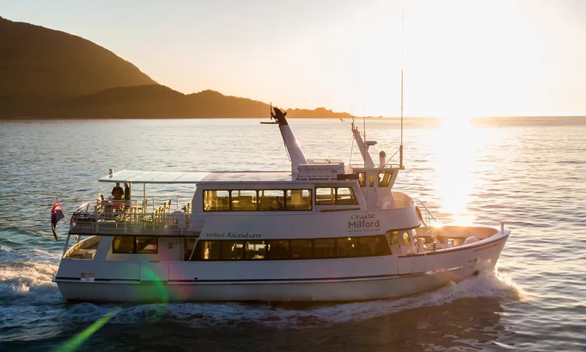 Milford Sound Premium Tour & Cruise from Queenstown | Everything New Zealand