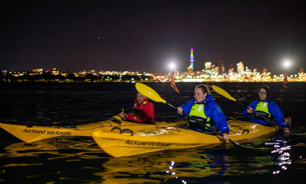 City Lights Kayak Tour Auckland | Everything New Zealand -3