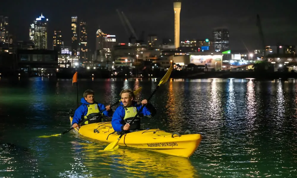 City Lights Kayak Tour Auckland | Everything New Zealand -7