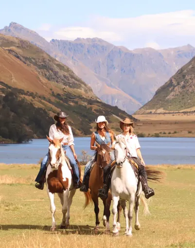 Moke Lake Queenstown Horse Riding | Everything New Zealand