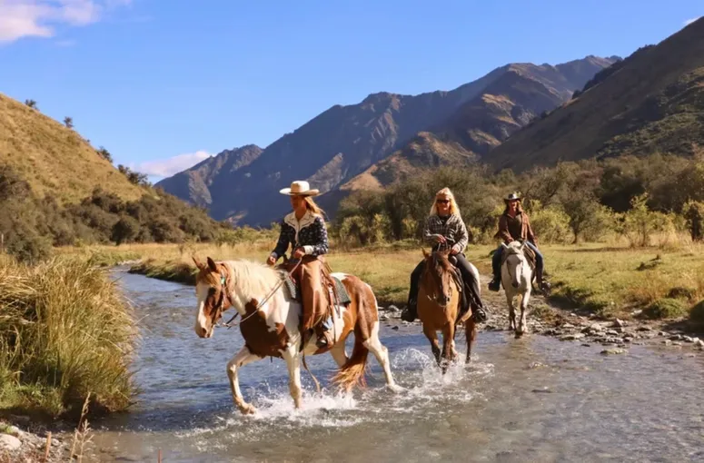Moke Lake Queenstown Horse Riding | Everything New Zealand
