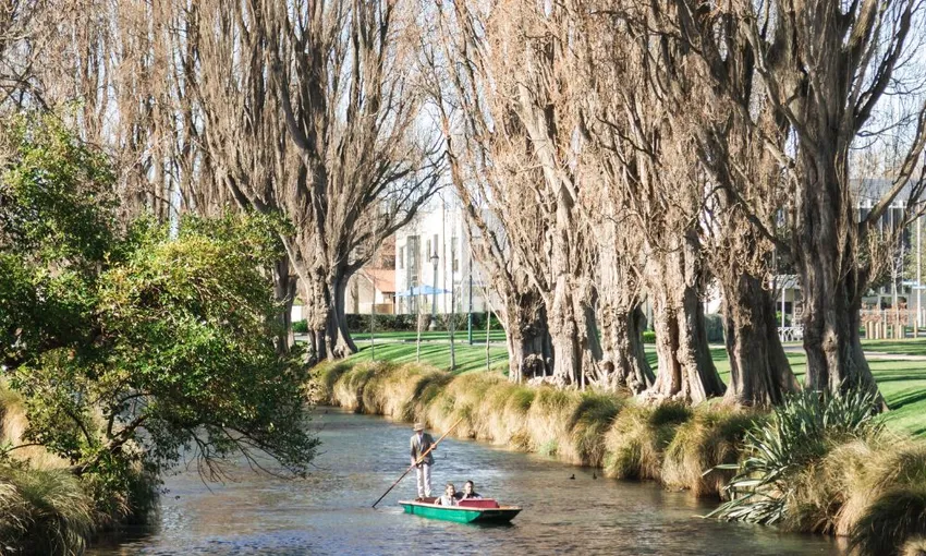 Punting with Gondola Combo | Experience Oz