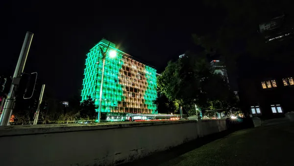 Perth Guided City Lights Tour, Dessert & Drink - 2.5 Hours
