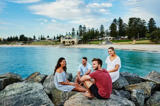 Swan River & Perth Coast Tour with Picnic & Wine - Half Day