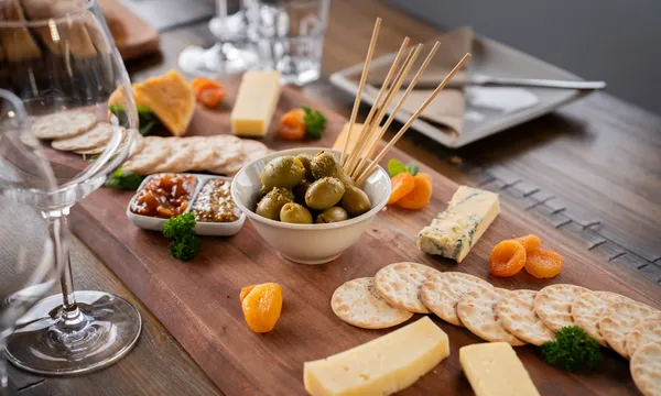 Queenstown Wine Tour and Lunch Platter - Half Day