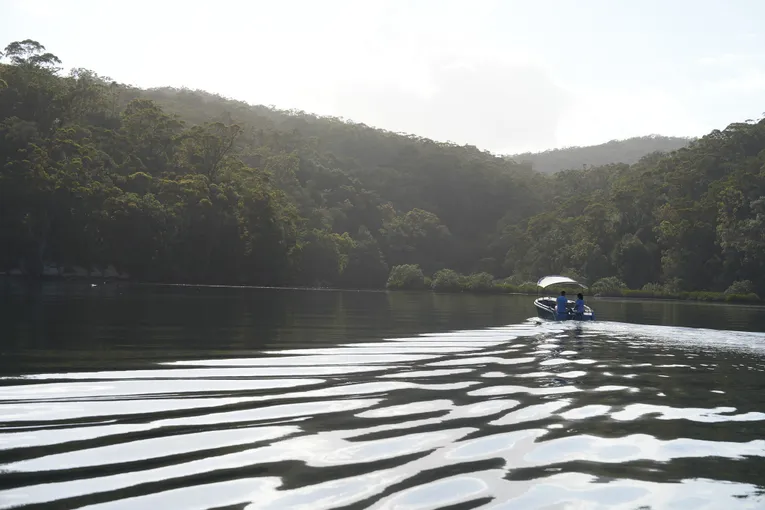 Akuna Bay Electric Boat Hire - 3 Hours | Experience Oz
