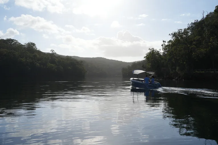 Akuna Bay Electric Boat Hire - 3 Hours | Experience Oz