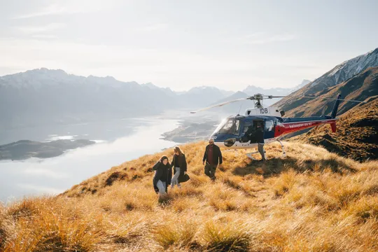Queenstown Alpine Landing Helicopter Flight – 35 Minutes