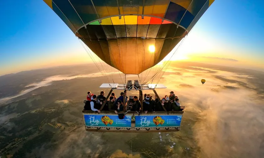 Byron Bay Hot Air Ballooning - Book Now | Experience Oz