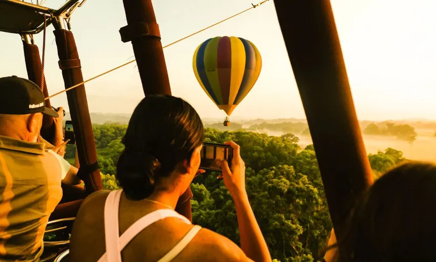 Byron Bay Hot Air Ballooning - Book Now | Experience Oz