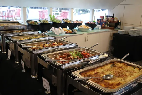Sydney Sightseeing Lunch Cruise with Deluxe Buffet