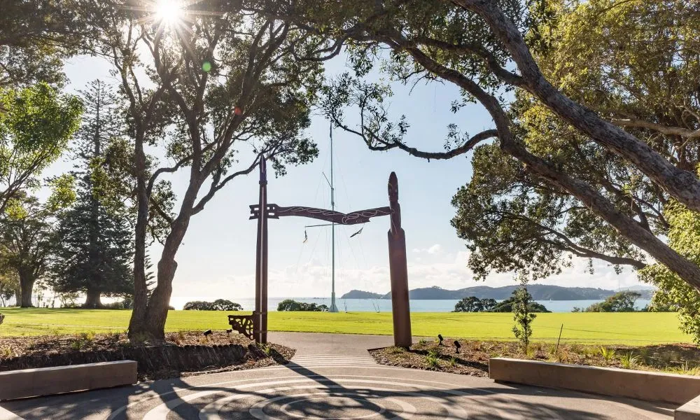 Waitangi Treaty Grounds Tour & Performance | Everything New Zealand -2