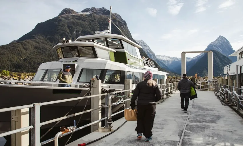 Milford Sound Coach & Cruise - BBQ Bus | Everything New Zealand