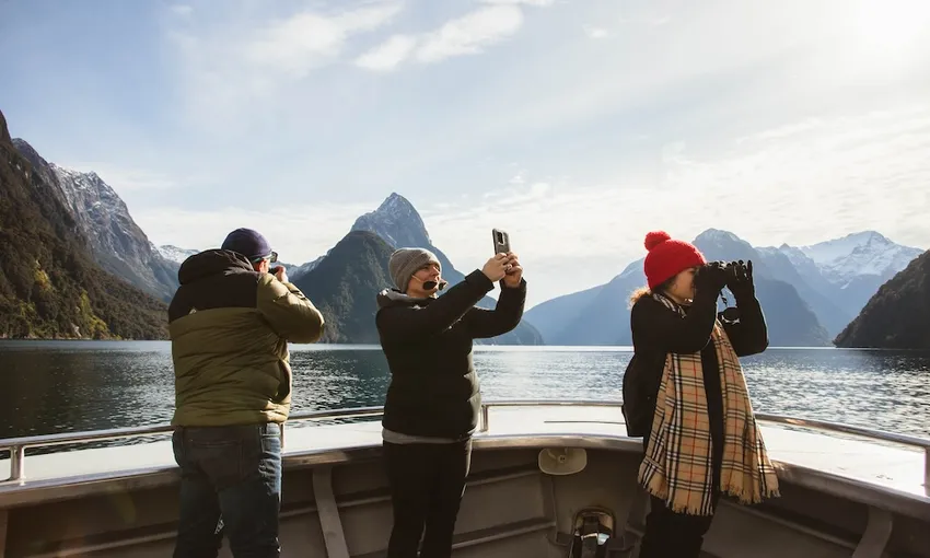 Milford Sound Coach & Cruise - BBQ Bus | Everything New Zealand