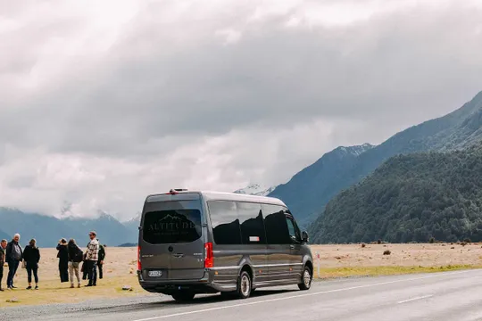 Milford Sound Business Class Cruise with Transfers and Gourmet Menu