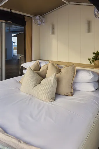 Great Barrier Reef Reefbed Premium Stay - 1 Night | Experience Oz
