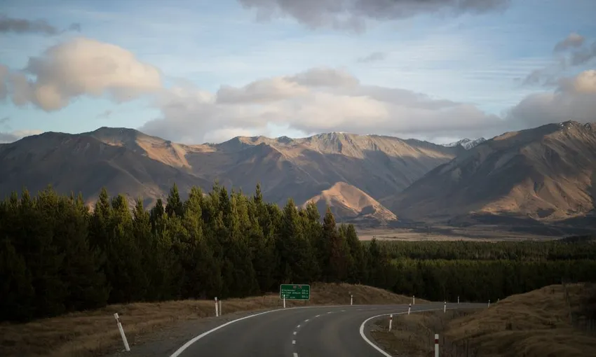 Queenstown to Christchurch via Mount Cook - Everything New Zealand