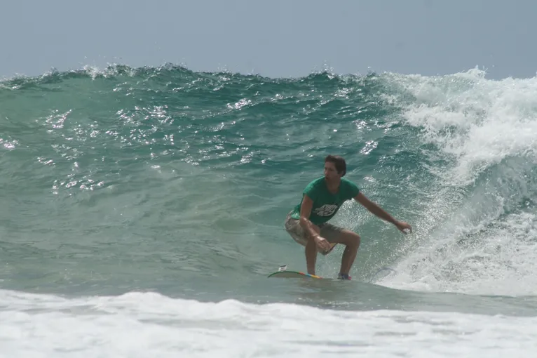 Surf Camp with Accommodation - 3 Days & 2 Nights | Experience Oz