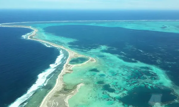 Abrolhos Islands Scenic Flight and Snorkelling – Full Day