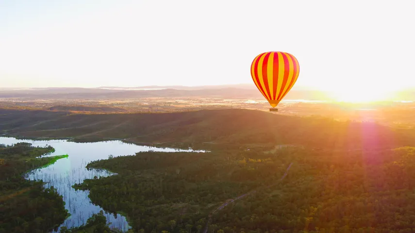 Hot Air Balloon Flight, Beachside Breakfast - Gold Coast