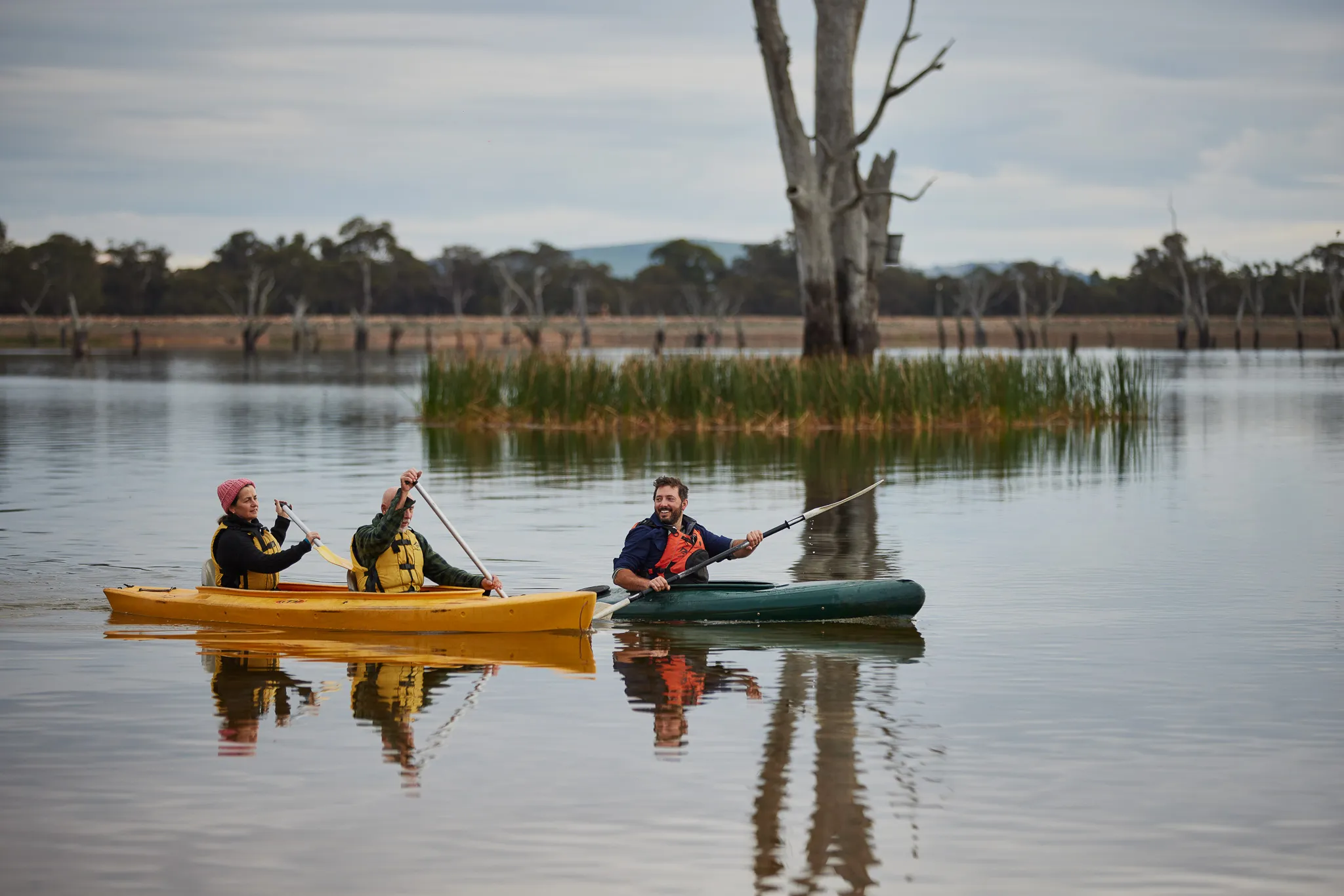 Lake Fyans Guided Canoe Tour, Twilight - 2 Hours | Experience Oz-6