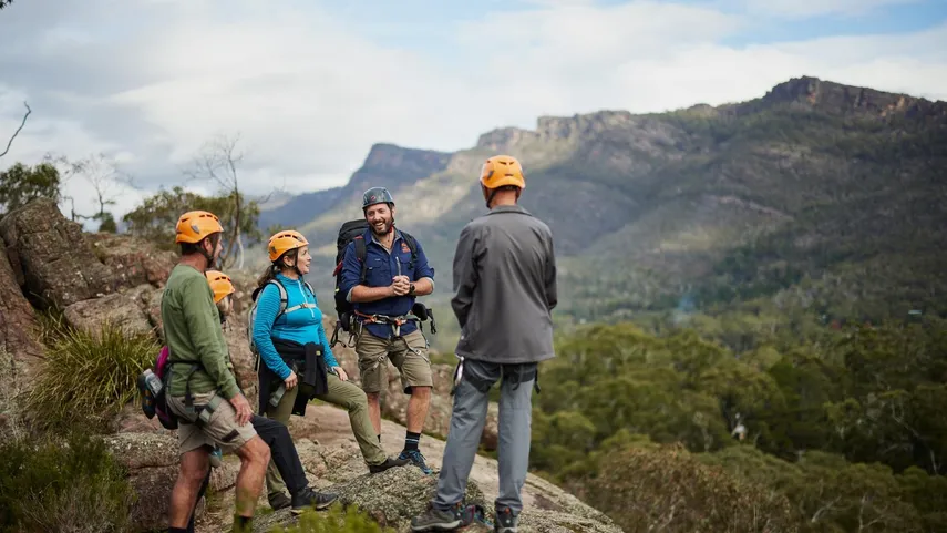 Grampians Abseiling & Rock Traversing Experience | Experience Oz
