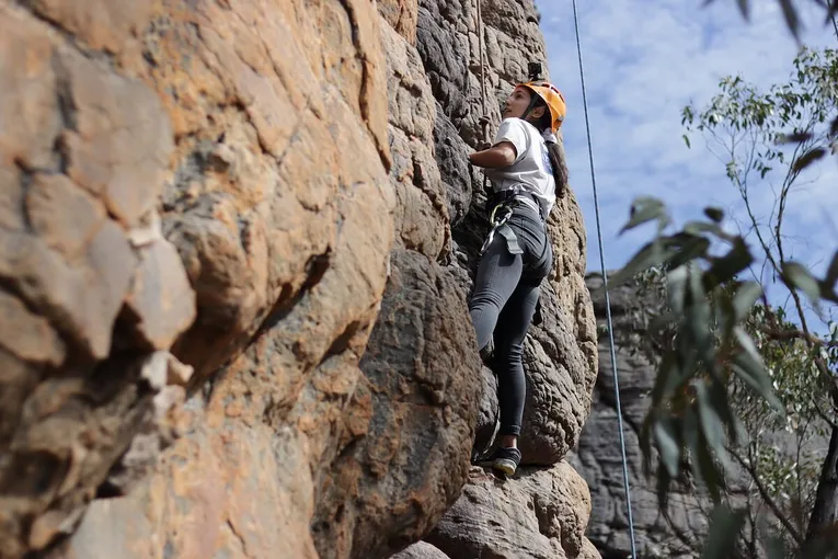 Grampians Abseiling & Rock Traversing Experience | Experience Oz