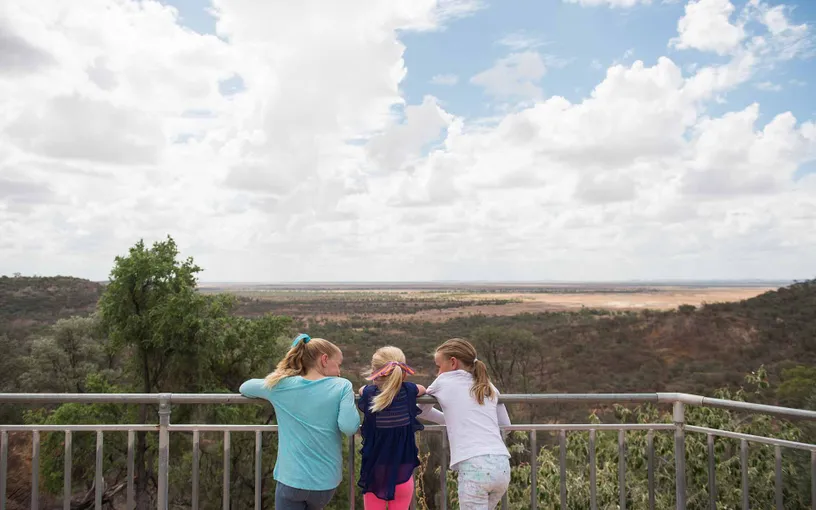Winton Discovery Guided Tour from Longreach | Experience Oz