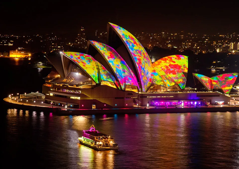 Vivid Sydney Harbour Cruise with Buffet Dinner-4