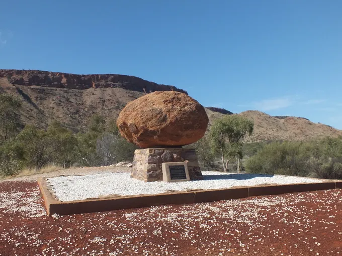 West MacDonnell Ranges Day Tour | Experience Oz