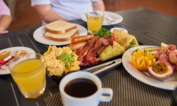 Wildlife Habitat Breakfast with Birds & Full Day Park Entry
