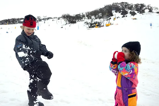 Snowy Mountains Snow Play Tour from Sydney - Full Day