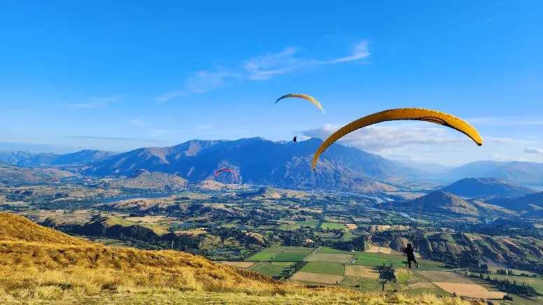 Tandem Paragliding 3,600ft, 1 Hour - Wanaka