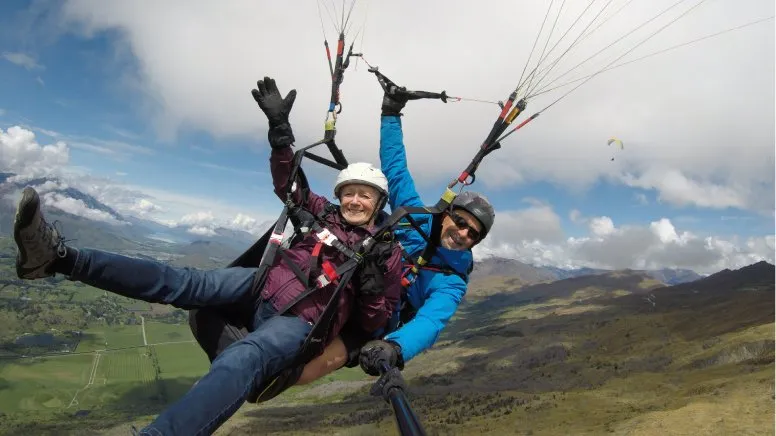 Tandem Paragliding 3,600ft, 1 Hour - Wanaka