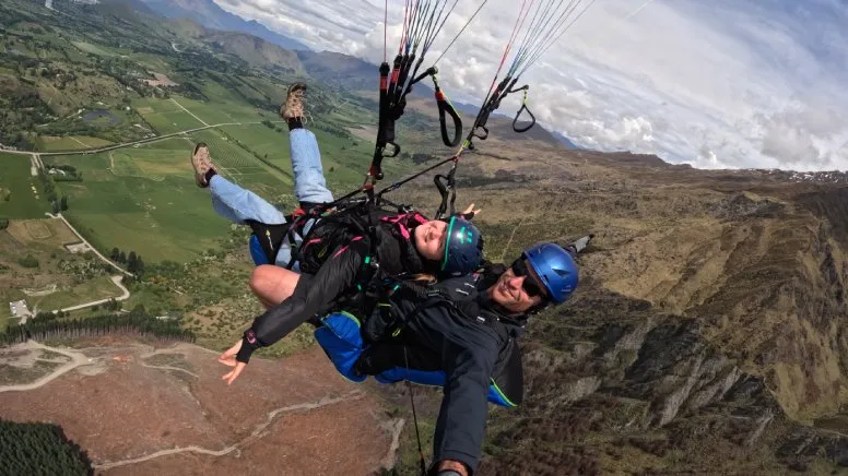 Tandem Paragliding 3,600ft, 1 Hour - Wanaka