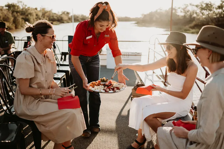 Thomson River 2 Course Dinner Cruise & Show | Experience Oz