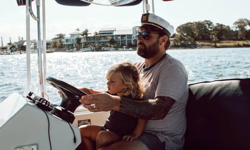 Gold Coast Boat Hire | Experience Oz