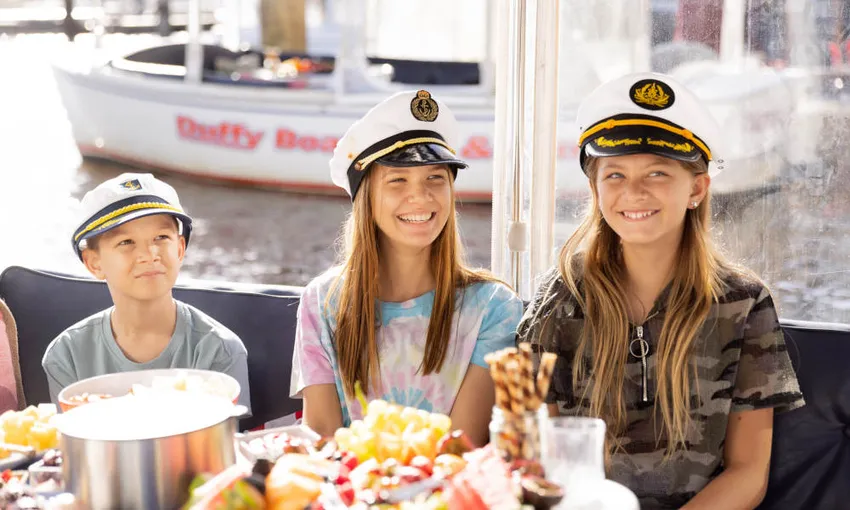 Gold Coast Boat Hire | Experience Oz